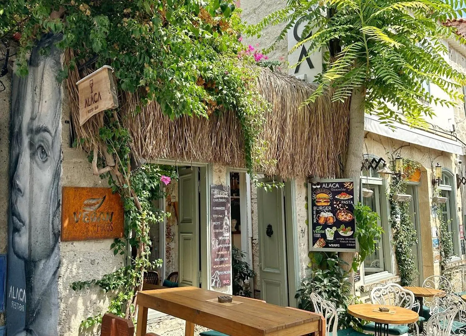 Alaca Butik Otel Çeşme